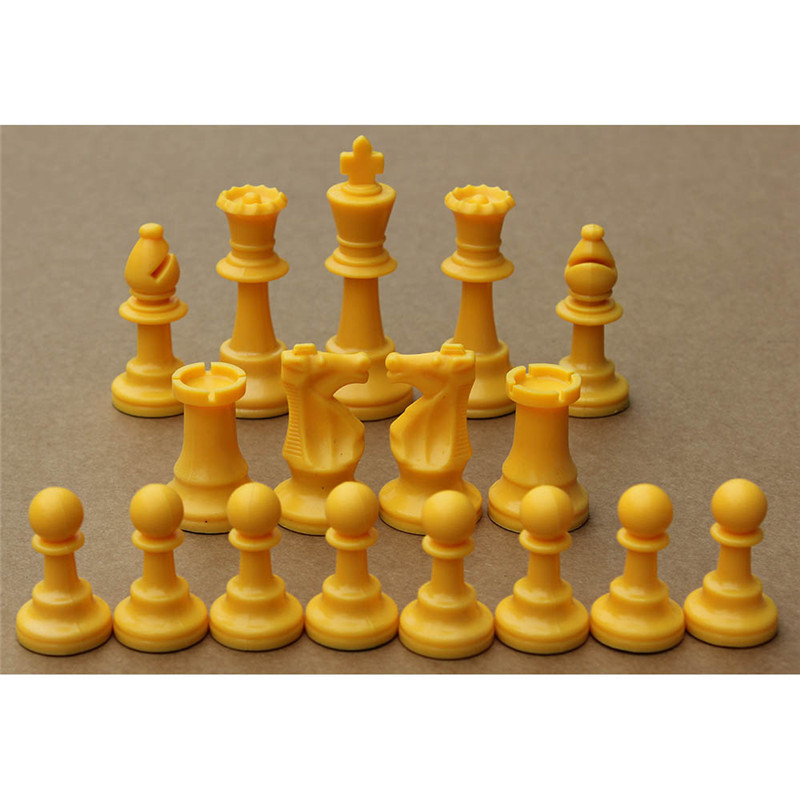 Colorful Plastic Chess Pieces  - đánh giá và giá Board Game Queen