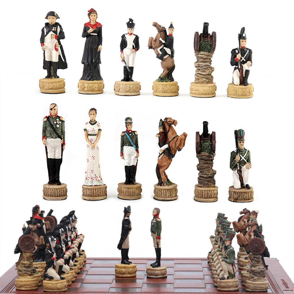 3D Character-themed Chess Set  - đánh giá và giá Board Game Queen