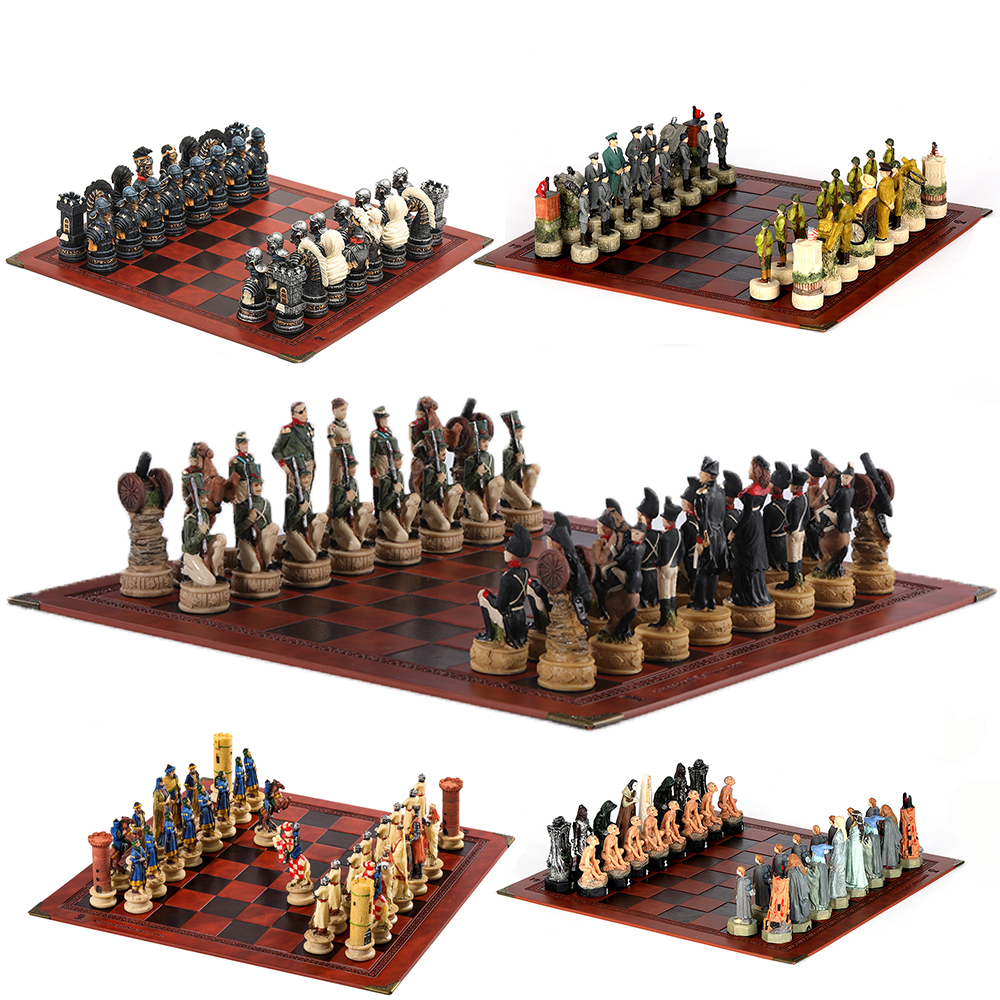 3D Character-themed Chess Set  - đánh giá và giá Board Game Queen