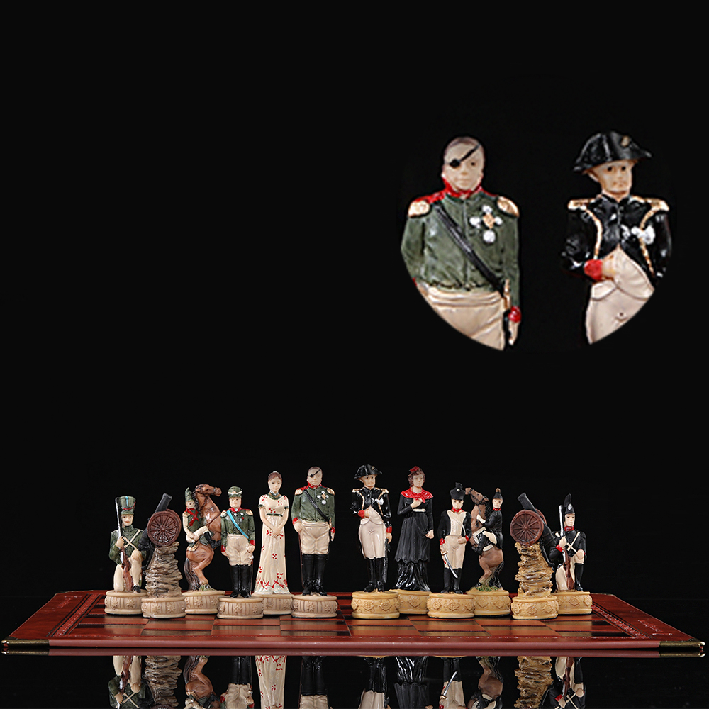 3D Character-themed Chess Set  - đánh giá và giá Board Game Queen